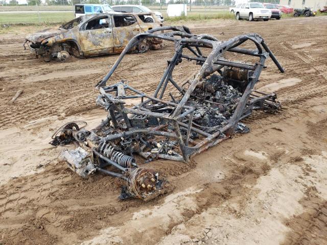 3JBVDAW29HK001177 - 2017 CAN-AM MAVERICK X DS TURBO R BURN photo 2