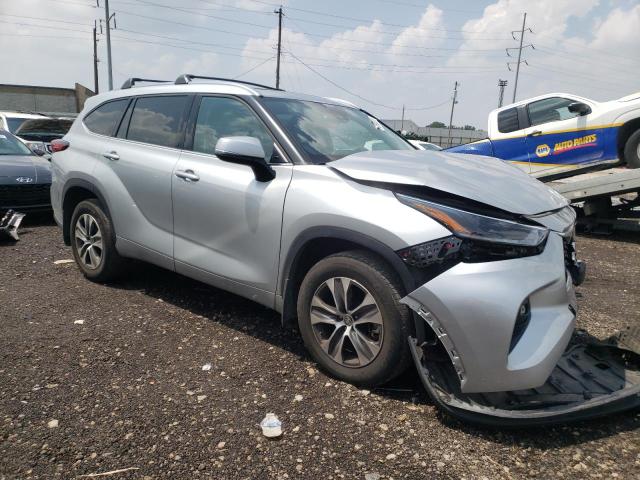 5TDHZRBH7MS160959 - 2021 TOYOTA HIGHLANDER XLE GRAY photo 4