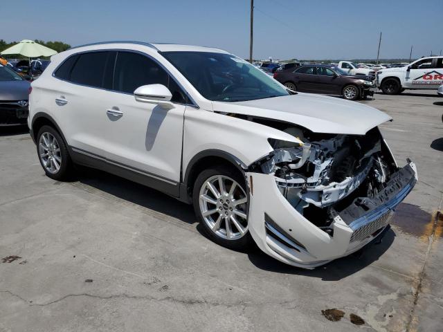 5LMCJ3C99KUL47336 - 2019 LINCOLN MKC RESERVE WHITE photo 4