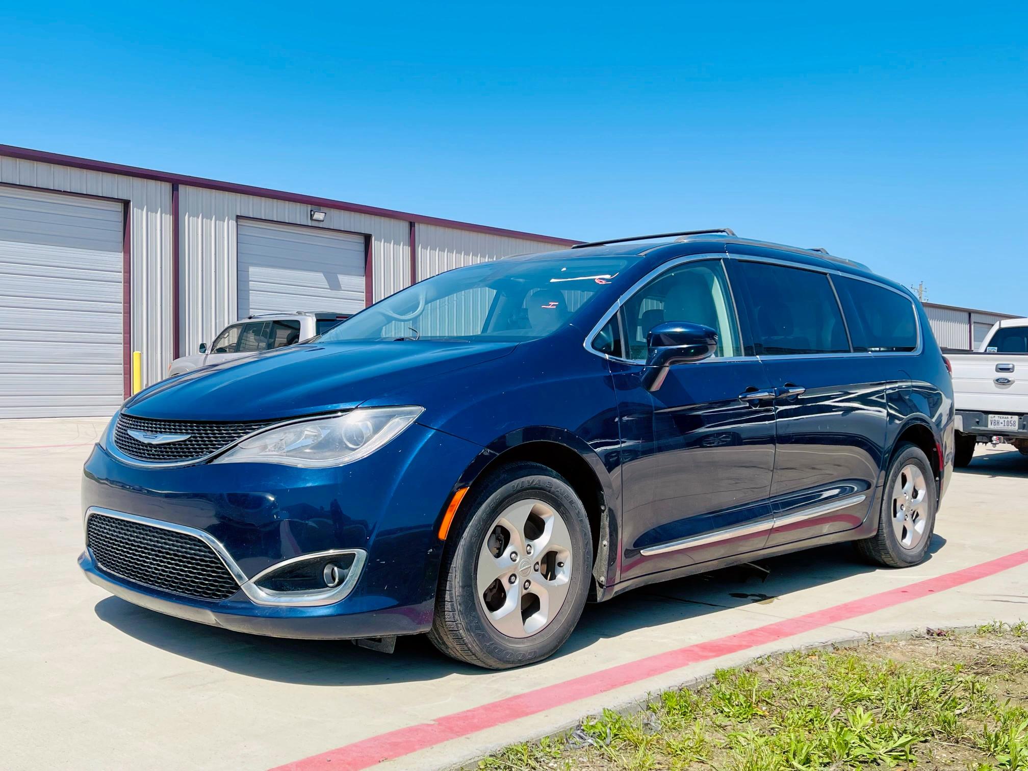 2C4RC1EG2HR811746 - 2017 CHRYSLER PACIFICA TOURING L PLUS BLUE photo 2