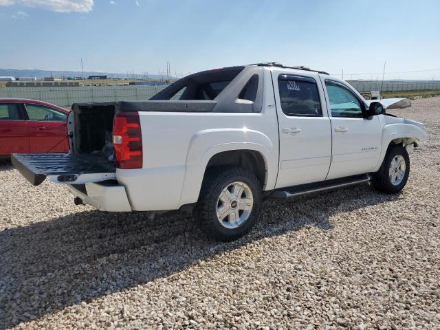 3GNTKFE33BG328614 - 2011 CHEVROLET AVALANCHE LT WHITE photo 3