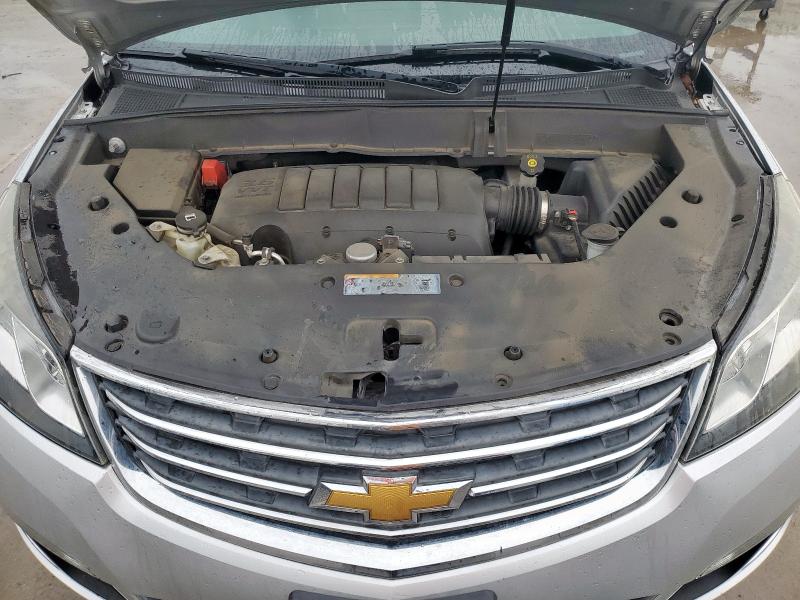 1GNKRGKD5HJ353032 - 2017 CHEVROLET TRAVERSE LT 银色 照片 12