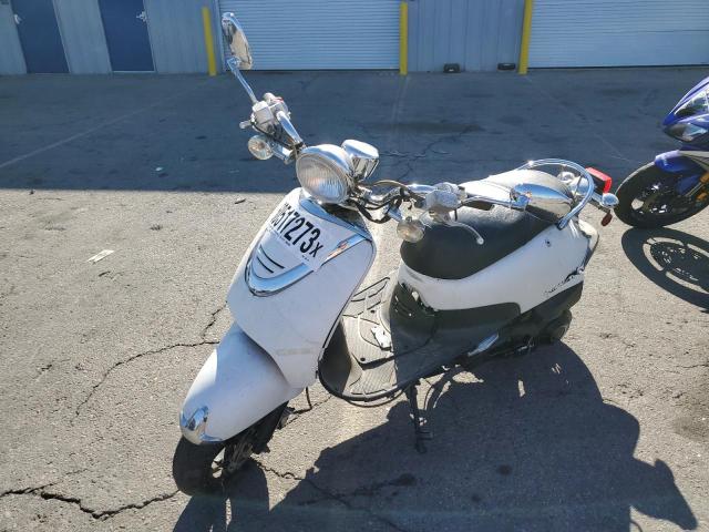 RFGBSSLB8NX001419 - 2022 LANCIA SCOOTER WHITE photo 2