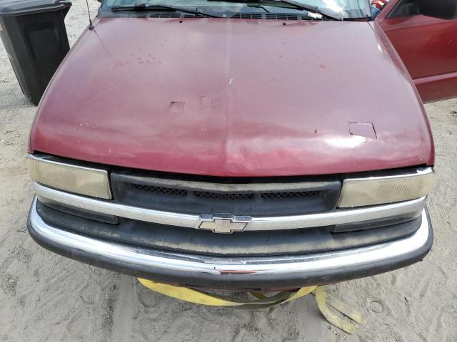 1GNCS18W5YK282598 - 2000 CHEVROLET BLAZER RED photo 11