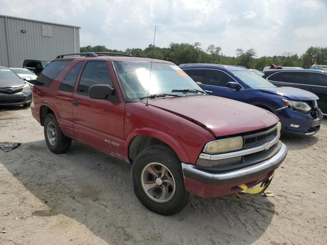 1GNCS18W5YK282598 - 2000 CHEVROLET BLAZER RED photo 4