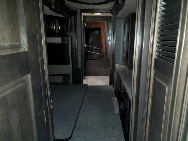 4UZFCGFG3KCLS7892 - 2019 FREIGHTLINER CHASSIS XC TWO TONE photo 6