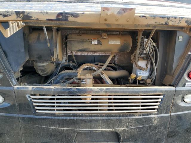 4UZFCGFG3KCLS7892 - 2019 FREIGHTLINER CHASSIS XC TWO TONE photo 7