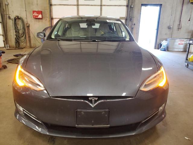 5YJSA1E25KF297440 - 2019 TESLA MODEL S ნაცრისფერი ფოტო 5