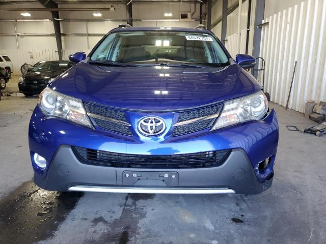 2T3RFREV4FW247427 - 2015 TOYOTA RAV4 XLE BLUE photo 5