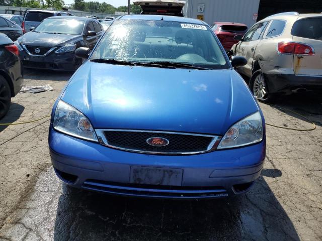 1FAFP34NX5W318571 - 2005 FORD FOCUS ZX4 BLUE photo 5