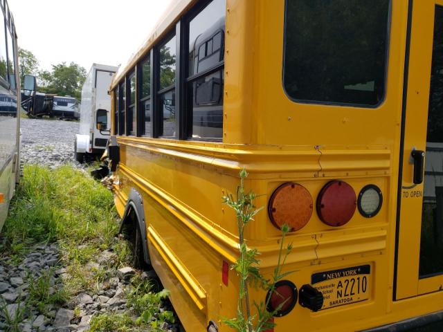 1HA6GUBG7HN002801 - 2017 CHEVROLET EXPRESS G4 YELLOW photo 3