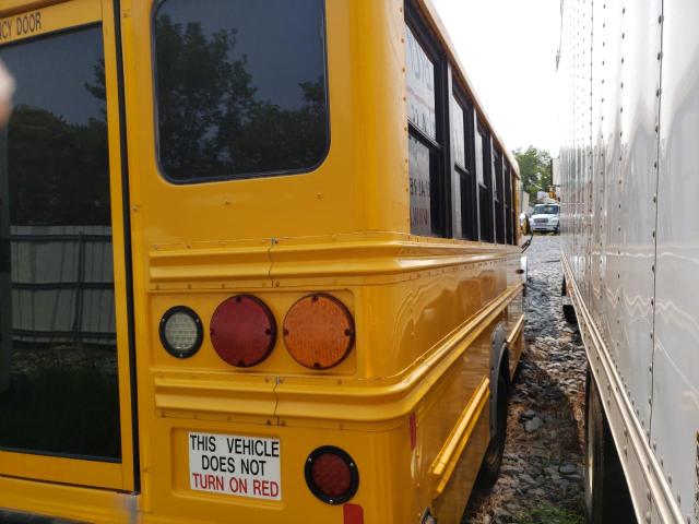 1HA6GUBG7HN002801 - 2017 CHEVROLET EXPRESS G4 YELLOW photo 4