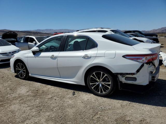 4T1G11AKXLU394536 - 2020 TOYOTA CAMRY SE WHITE photo 2