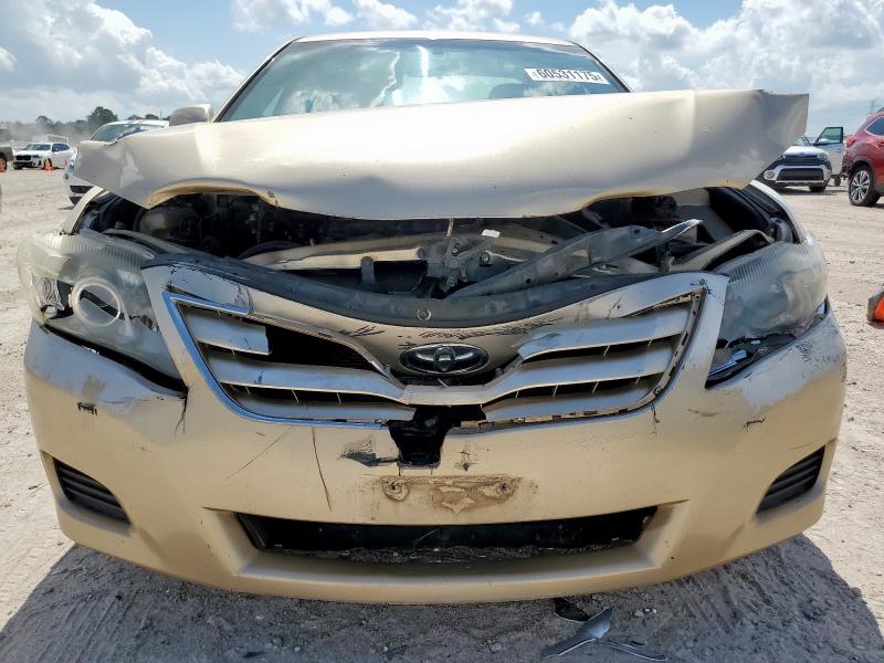 4T1BF3EK1BU196458 - 2011 TOYOTA CAMRY BASE ذهبي صورة 5