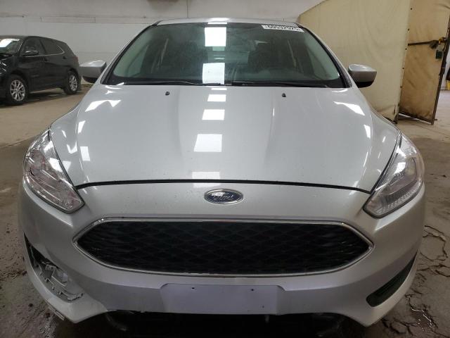 1FADP3F26JL316452 - 2018 FORD FOCUS SE Gümüş foto 5