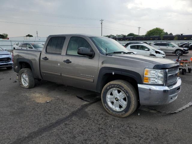 1GCPKSE73CF142712 - 2012 CHEVROLET SILVRDO K1500 LT GRAY photo 4