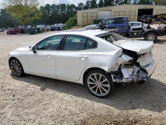 7JR102FK1LG057958 - 2020 VOLVO S60 T5 MOMENTUM WHITE photo 2