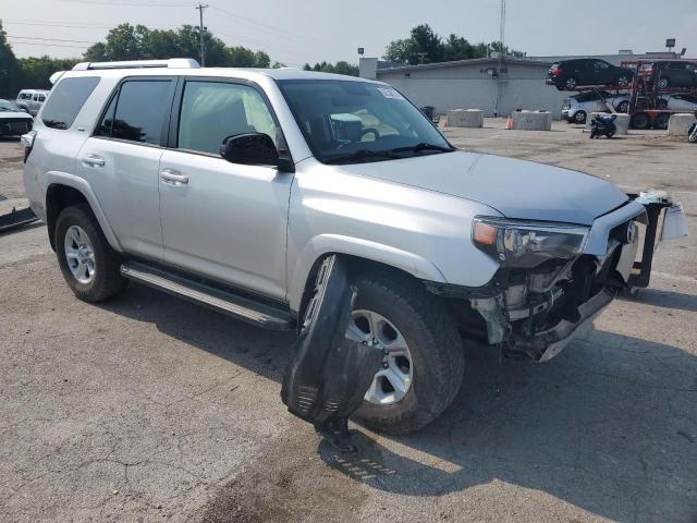 JTEBU5JR0H5417913 - 2017 TOYOTA 4RUNNER SR5/SR5 PREMIUM 银色 照片 4