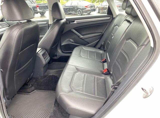 1VWDT7A37HC046443 - 2017 VOLKSWAGEN PASSAT R-LINE Սպիտակ լուսանկար 6