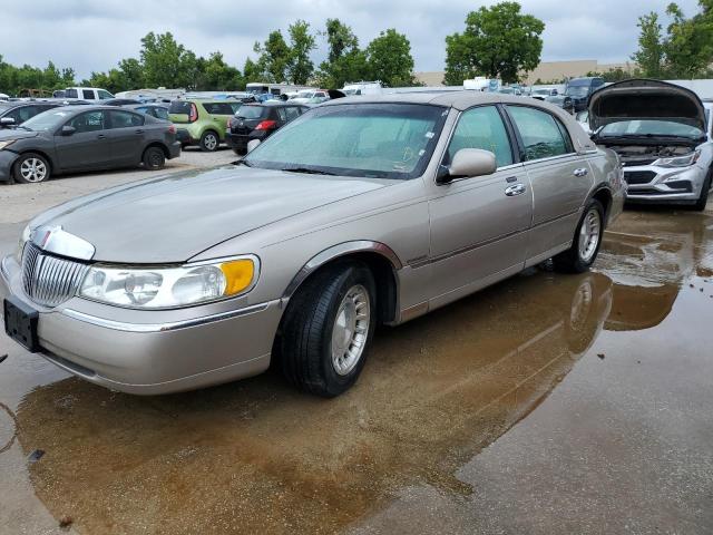 1LNHM81WX1Y733874 - 2001 LINCOLN TOWN CAR EXECUTIVE BEIGE photo 1