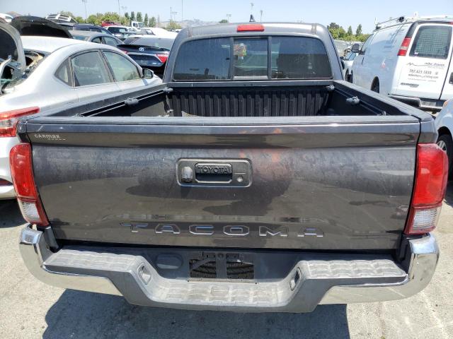 5TFRX5GNXJX116493 - 2018 TOYOTA TACOMA ACCESS CAB ნაცრისფერი ფოტო 6