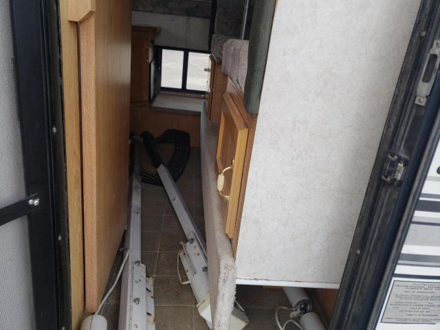 SW811CE0513060 - 2003 SUMM TRAILER WHITE photo 6