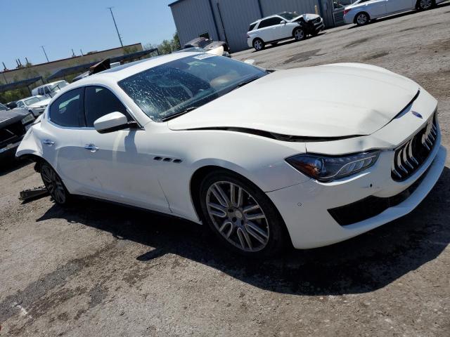 ZAM57XSA5J1295202 - 2018 MASERATI GHIBLI WHITE photo 4