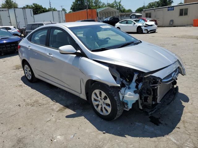 KMHCT4AE1HU340974 - 2017 HYUNDAI ACCENT SE SILVER photo 4