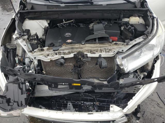 5TDJZRFH2JS827735 - 2018 TOYOTA HIGHLANDER SE WHITE photo 12