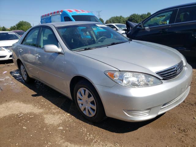 4T1BE32K45U552297 - 2005 TOYOTA CAMRY LE SILVER photo 4