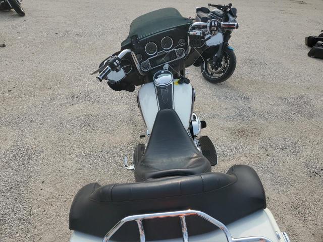 1HD1FC4127Y605770 - 2007 HARLEY-DAVIDSON FLHTCUI 白色 照片 6