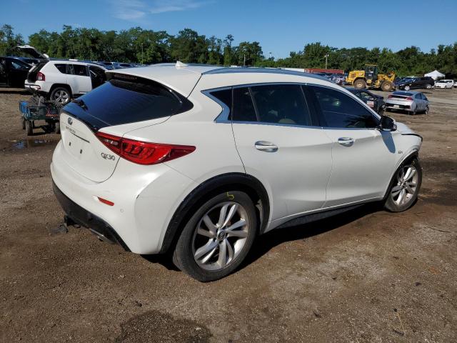 SJKCH5CP3HA029281 - 2017 INFINITI QX30 BASE WHITE photo 3