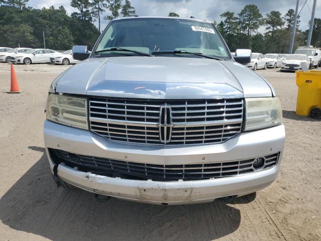 5LMJJ2H5XBEJ01381 - 2011 LINCOLN NAVIGATOR SILVER photo 5