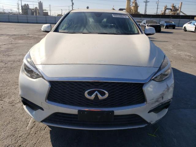 SJKCH5CP3JA044658 - 2018 INFINITI QX30 BASE WHITE photo 5