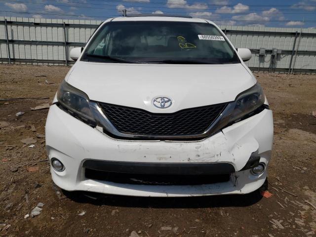 5TDXZ3DC2HS876118 - 2017 TOYOTA SIENNA SE WHITE photo 5