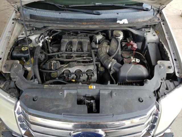 1FMDK02W18GA25825 - 2008 FORD TAURUS X SEL SILVER photo 12