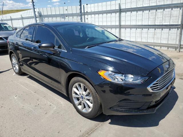 3FA6P0HD0HR367866 - 2017 FORD FUSION SE BLACK photo 4