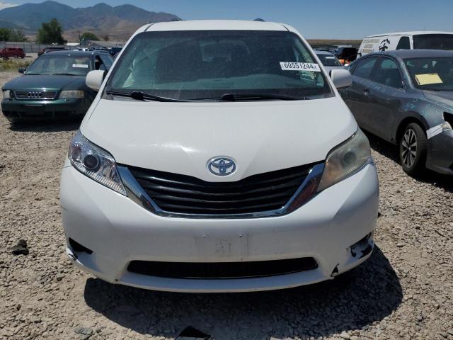 5TDKK3DC1FS529312 - 2015 TOYOTA SIENNA LE WHITE photo 5