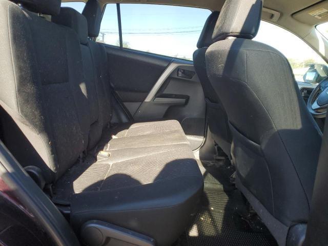 2T3BFREV9JW715212 - 2018 TOYOTA RAV4 LE أرجواني صورة 11