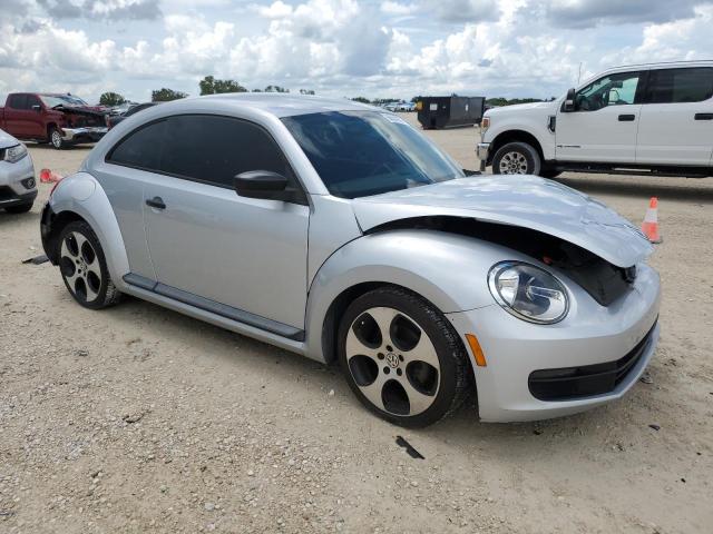 3VWFP7AT5CM616945 - 2012 VOLKSWAGEN BEETLE SILVER photo 4