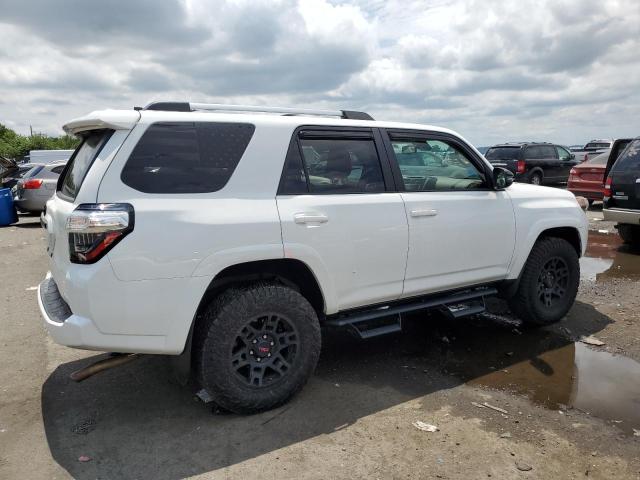 JTEBU5JR7L5774269 - 2020 TOYOTA 4RUNNER SR5/SR5 PREMIUM WHITE photo 3