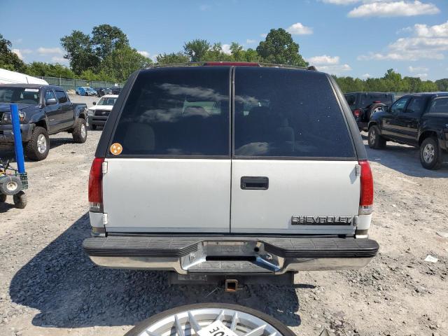 1GNEC16R1XJ320514 - 1999 CHEVROLET SUBURBAN C1500 WHITE photo 6