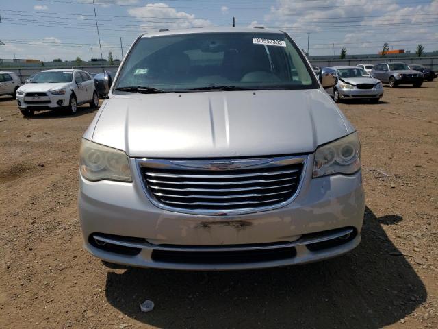 2C4RC1GG5CR269516 - 2012 CHRYSLER TOWN & COU LIMITED SILVER photo 5