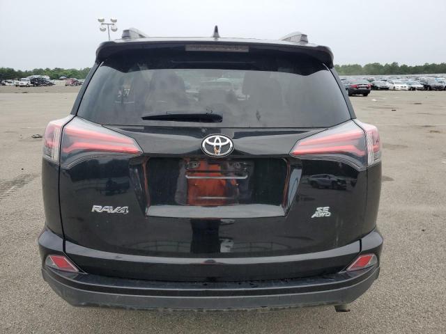 2T3JFREV7JW766753 - 2018 TOYOTA RAV4 SE BLACK photo 6