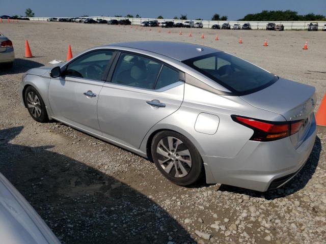 1N4BL4BV0KC208337 - 2019 NISSAN ALTIMA S SILVER photo 2