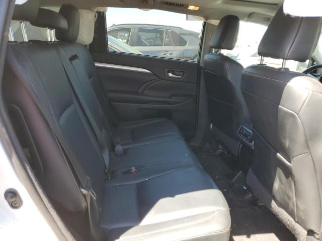 5TDJKRFH0GS343821 - 2016 TOYOTA HIGHLANDER XLE WHITE photo 11