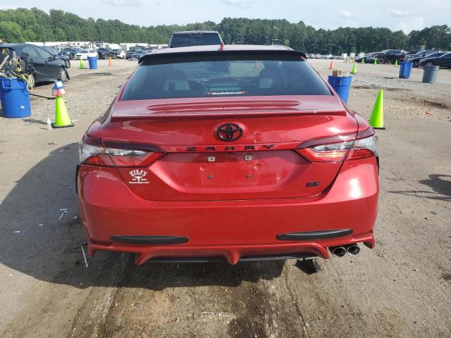 4T1G11AK3MU433811 - 2021 TOYOTA CAMRY SE 红色 照片 6