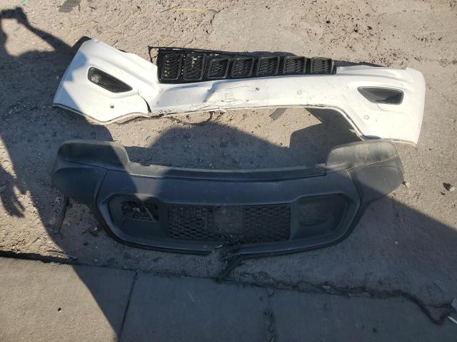 1C4RJFLT1JC263949 - 2018 JEEP GRAND CHER TRAILHAWK თეთრი ფოტო 13