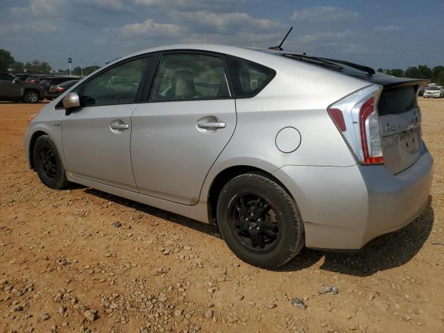 JTDKN3DU8F1937156 - 2015 TOYOTA PRIUS 银色 照片 2
