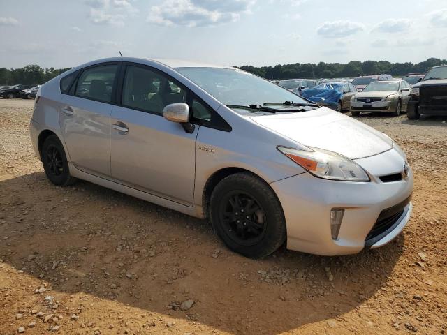 JTDKN3DU8F1937156 - 2015 TOYOTA PRIUS 银色 照片 4